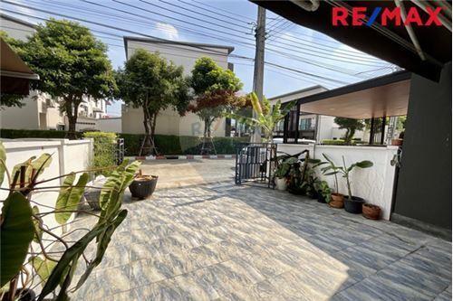 145 Sqm., 3 Beds Townhouse listed for ฿ 4,250,000.