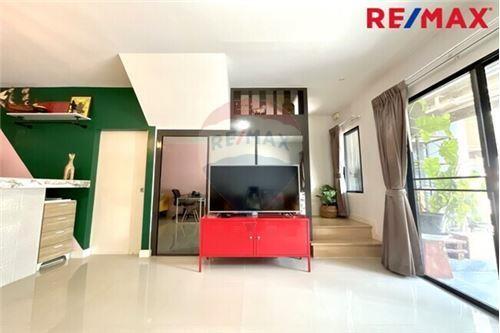 145 Sqm., 3 Beds Townhouse listed for ฿ 4,250,000.