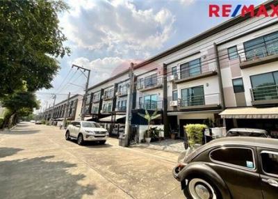 145 Sqm., 3 Beds Townhouse listed for ฿ 4,250,000.