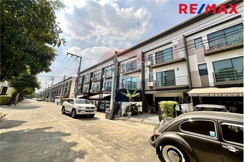 145 Sqm., 3 Beds Townhouse listed for ฿ 4,250,000.