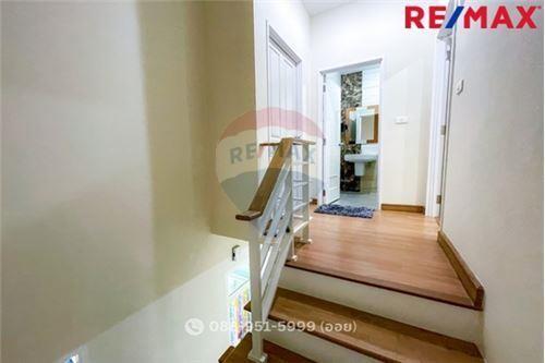 96 Sqm., 3 Beds Townhouse listed for ฿ 2,750,000.