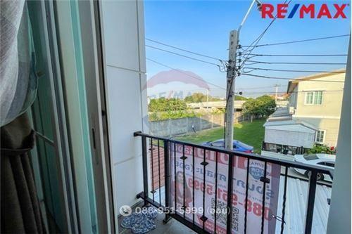 96 Sqm., 3 Beds Townhouse listed for ฿ 2,750,000.