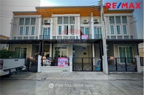 96 Sqm., 3 Beds Townhouse listed for ฿ 2,750,000.