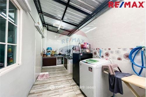 96 Sqm., 3 Beds Townhouse listed for ฿ 2,750,000.