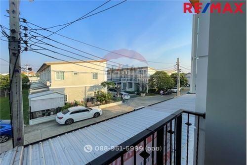 96 Sqm., 3 Beds Townhouse listed for ฿ 2,750,000.