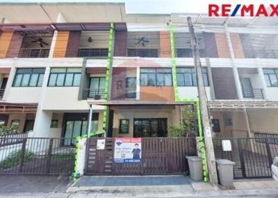 136 Sqm., 3 Beds Townhouse listed for ฿ 3,490,000.