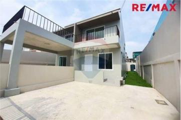 96 Sqm., 2 Beds Townhouse listed for ฿ 3,200,000.