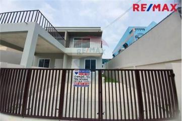 96 Sqm., 2 Beds Townhouse listed for ฿ 3,200,000.