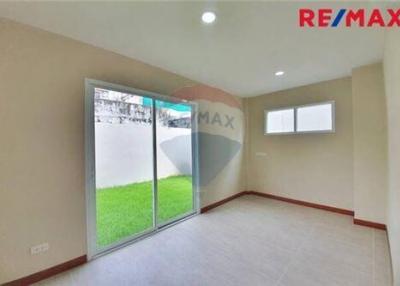 96 Sqm., 2 Beds Townhouse listed for ฿ 3,200,000.