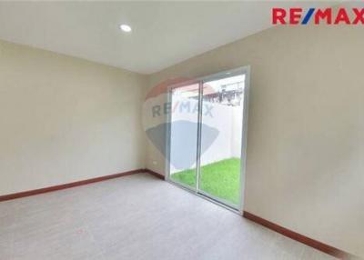 96 Sqm., 2 Beds Townhouse listed for ฿ 3,200,000.