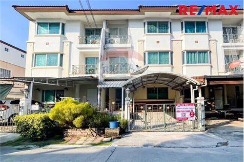 154 Sqm., 3 Beds Townhouse listed for ฿ 2,690,000.