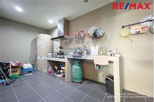 131 Sqm., 4 Beds Townhouse listed for ฿ 3,490,000.