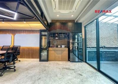 395 Sqm., 4 Beds Townhouse listed for ฿ 27,500,000.