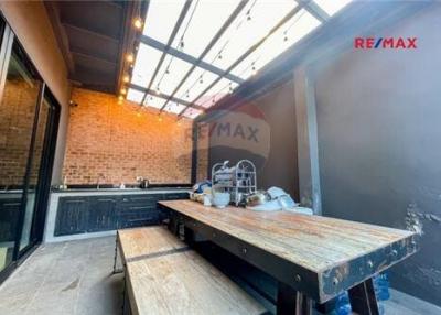 395 Sqm., 4 Beds Townhouse listed for ฿ 27,500,000.