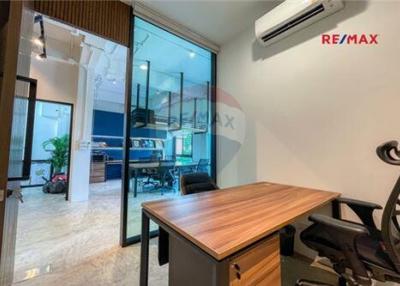 395 Sqm., 4 Beds Townhouse listed for ฿ 27,500,000.