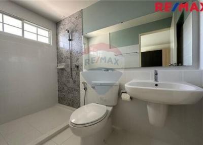 89 Sqm., 2 Beds Townhouse listed for ฿ 1,850,000.