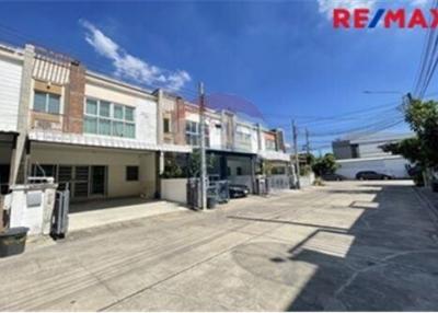 127 Sqm., 3 Beds Townhouse listed for ฿ 2,700,000.