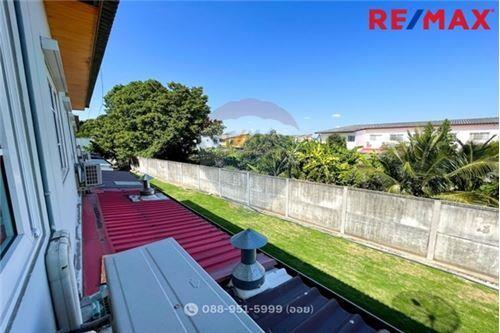 103 Sqm., 4 Beds Townhouse listed for ฿ 2,850,000.