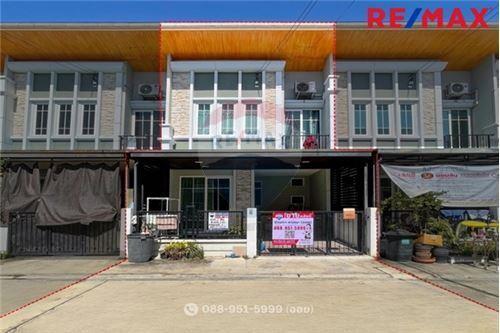 103 Sqm., 4 Beds Townhouse listed for ฿ 2,850,000.