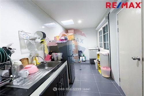 103 Sqm., 4 Beds Townhouse listed for ฿ 2,850,000.