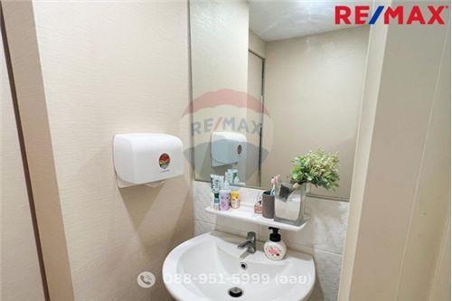 98 Sqm., 4 Beds Townhouse listed for ฿ 4,200,000.