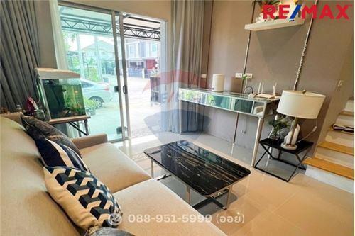 98 Sqm., 4 Beds Townhouse listed for ฿ 4,200,000.