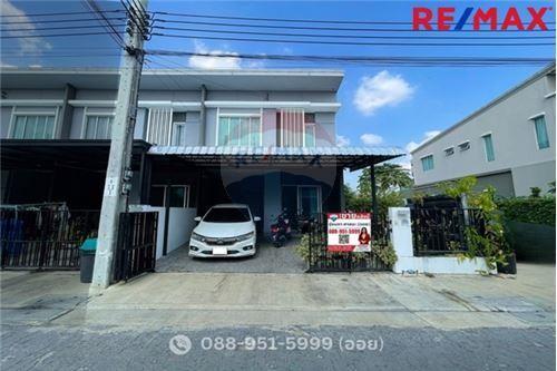 98 Sqm., 4 Beds Townhouse listed for ฿ 4,200,000.