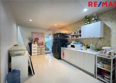 19 Sqm., 2 Beds Townhouse listed for ฿ 2,400,000.