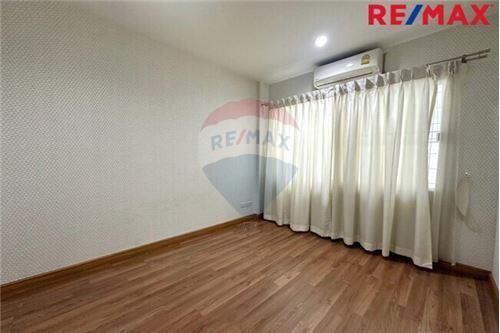 149 Sqm., 3 Beds Townhouse listed for ฿ 4,300,000.