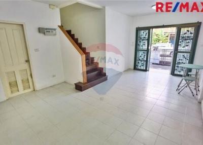 120 Sqm., 3 Beds, 2 Baths Townhouse listed for ฿ 2,150,000.