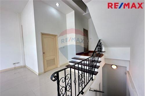 175 Sqm., 3 Beds Townhouse listed for ฿ 3,950,000.