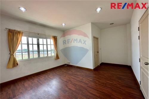 175 Sqm., 3 Beds Townhouse listed for ฿ 3,950,000.