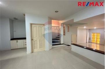 175 Sqm., 3 Beds Townhouse listed for ฿ 3,950,000.