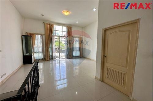 175 Sqm., 3 Beds Townhouse listed for ฿ 3,950,000.