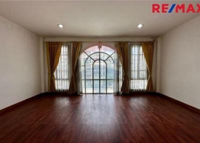 175 Sqm., 3 Beds Townhouse listed for ฿ 3,700,000.