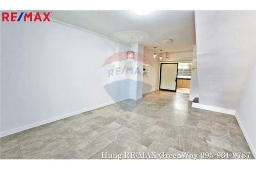 68 Sqm., 2 Beds Townhouse listed for ฿ 1,990,000.