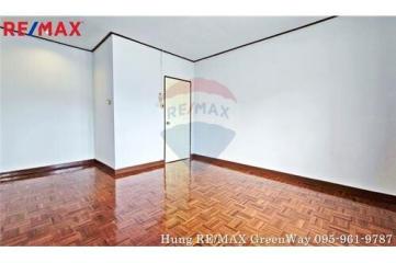 68 Sqm., 2 Beds Townhouse listed for ฿ 1,990,000.