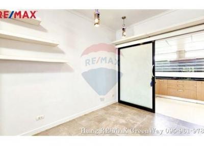 68 Sqm., 2 Beds Townhouse listed for ฿ 1,990,000.