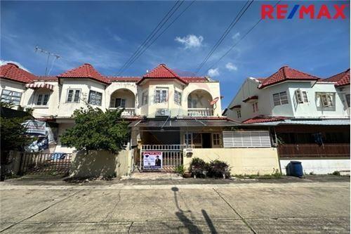 114 Sqm., 3 Beds Townhouse listed for ฿ 2,190,000.