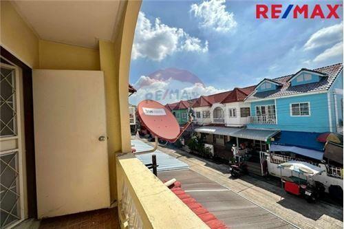 114 Sqm., 3 Beds Townhouse listed for ฿ 2,190,000.