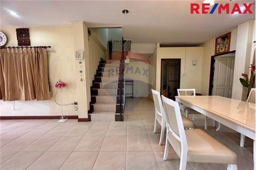 114 Sqm., 3 Beds Townhouse listed for ฿ 2,190,000.