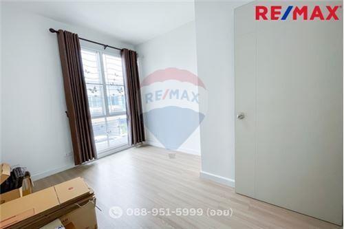 103 Sqm., 3 Beds Townhouse listed for ฿ 2,400,000.