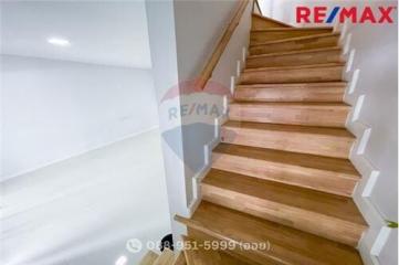 103 Sqm., 3 Beds Townhouse listed for ฿ 2,400,000.