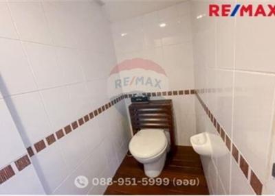 204 Sqm., 4 Beds Townhouse listed for ฿ 6,400,000.