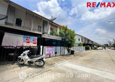95 Sqm., 3 Beds, 2 Baths Townhouse listed for ฿ 2,350,000.