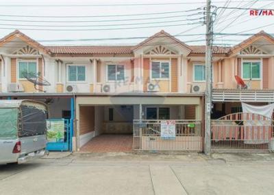 83 Sqm., 3 Beds, 2 Baths Townhouse listed for ฿ 2,400,000.