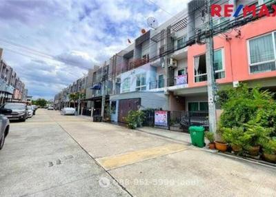 172 Sqm., 3 Beds, 3 Baths Townhouse listed for ฿ 3,550,000.