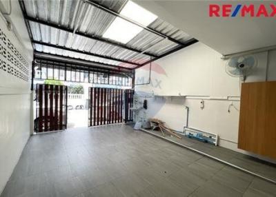 80 Sqm., 1 Bed, 2 Baths Townhouse listed for ฿ 2,890,000.