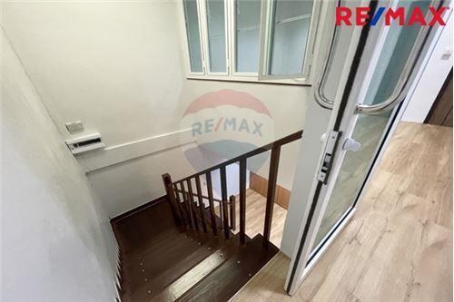 Townhouse for sale in Bang Mot Sinthawee Villa 1 Village, Rama 2