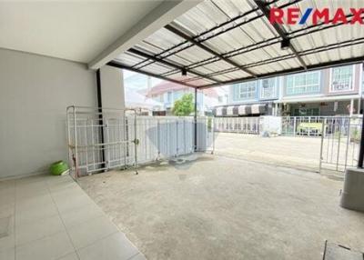 112 Sqm., 3 Beds, 2 Baths Townhouse listed for ฿ 1,990,000.